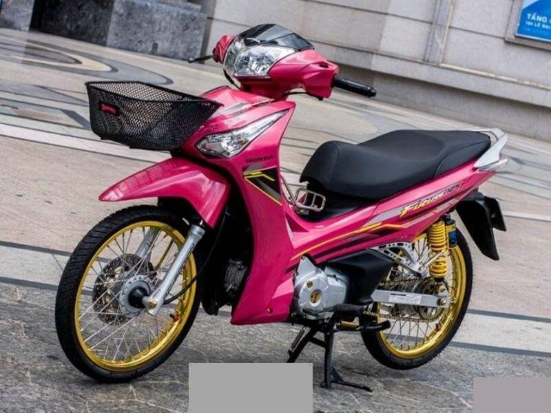 Ấn tượng với dàn áo xe nổi bật, thu hút.