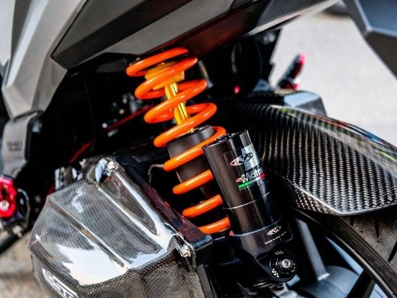 Đầu tư phuộc độ cho xe Nouvo.