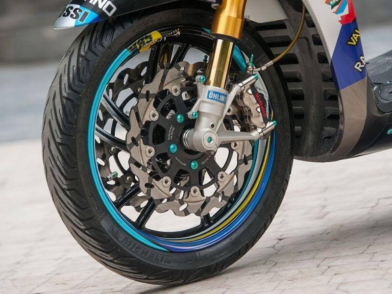 Phuộc bình dầu đến từ thương hiệu Ohlins (Hình 34)