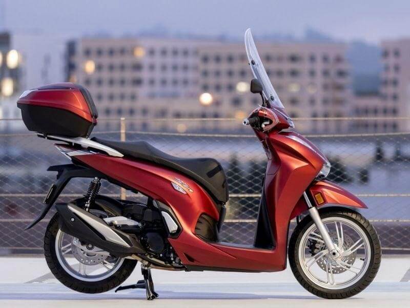 Phong cách độ dàn áo SH Ý cho phiên bản SH Việt.