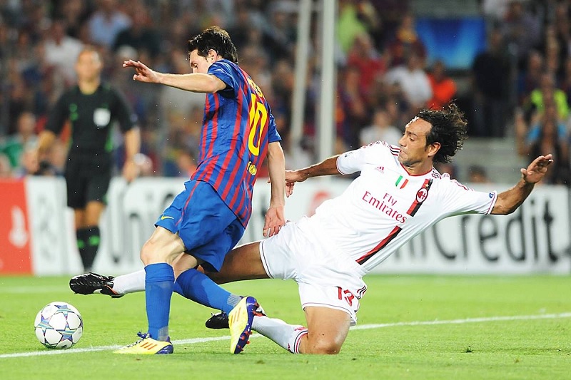 Kỹ thuật tắc bóng là gì? Tắc bóng có bị coi là phạm lỗi không?