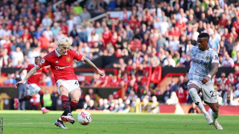 Đội hình 4-5-1 - Chiến thuật phòng thủ mạnh 5 Đội Hình 4-5-1 - Chiến Thuật Phòng Ngự Chắc Chắn