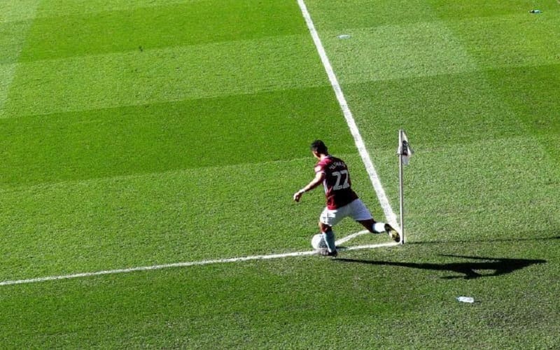 Góc là gì? Luật phạt góc mới nhất trong bóng đá