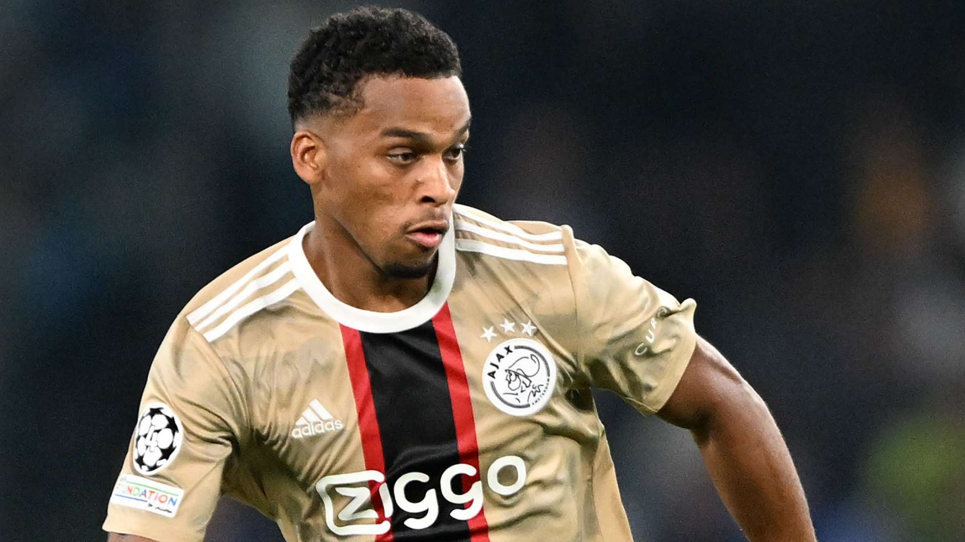 Hậu vệ Jurrien Timber sẽ chơi ở đâu sau khi gia nhập Arsenal? | Goal.com Việt Nam