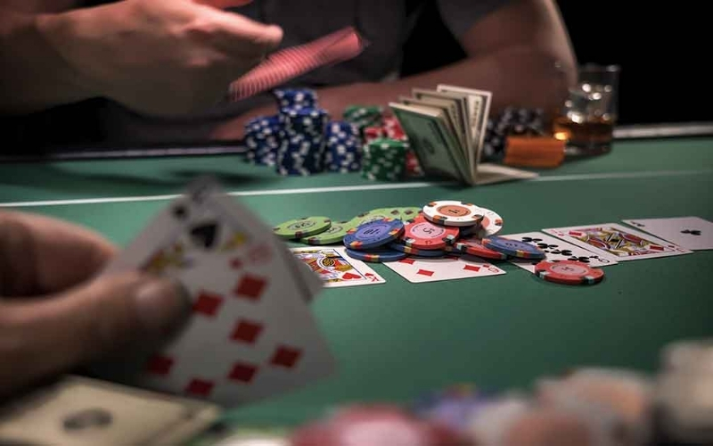 Hội thảo Poker qua điện thoại là gì? Cách rèn luyện trí óc như một người chơi chuyên nghiệp - Hướng dẫn chơi bida | Kiến thức chơi bida cho người mới bắt đầu