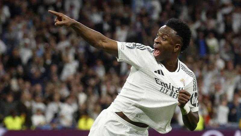 Top 7 cầu thủ nhanh nhất trong bóng đá 4 Top 7 Cầu Thủ Chạy Nhanh Nhất Trong Bóng Đá