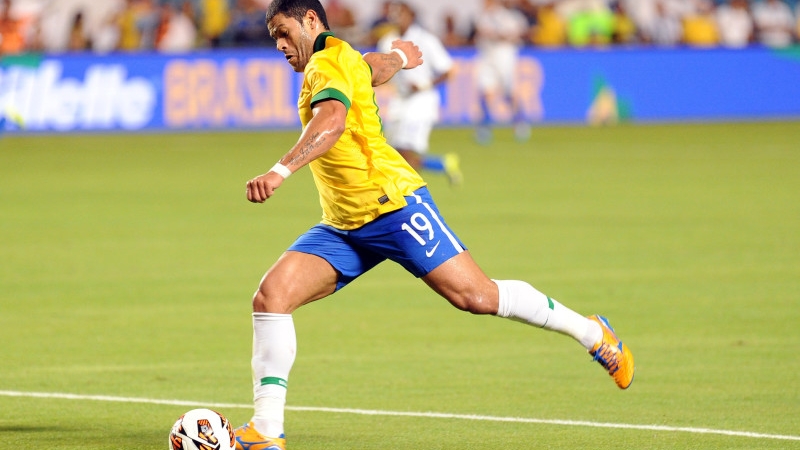 Top 5 cầu thủ có cú đá mạnh nhất thế giới