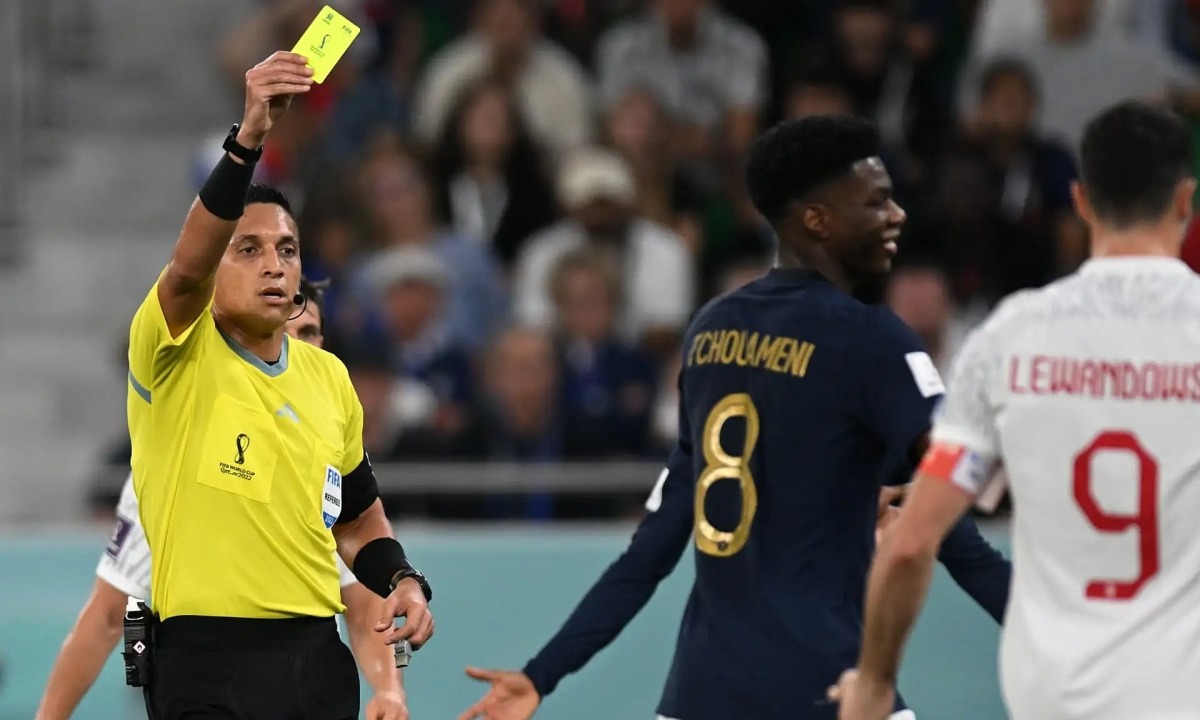 Quy định thẻ vàng và thẻ đỏ dẫn đến treo giò