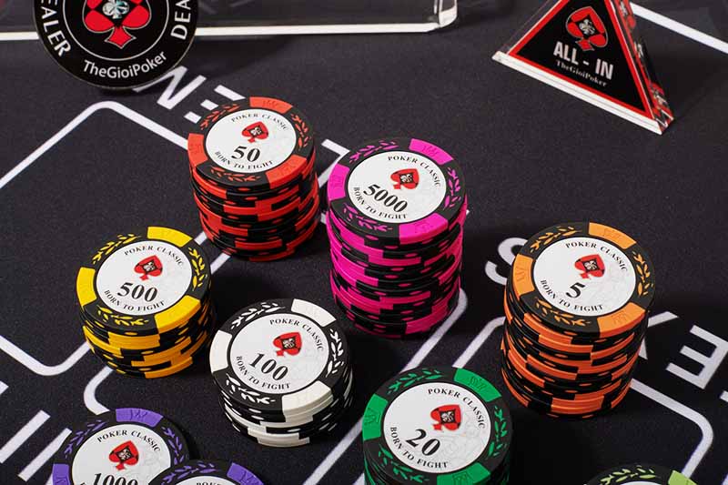 Phỉnh Poker là gì? Giải mã bí ẩn những chip quyền lực trên bàn cược - Top Game
