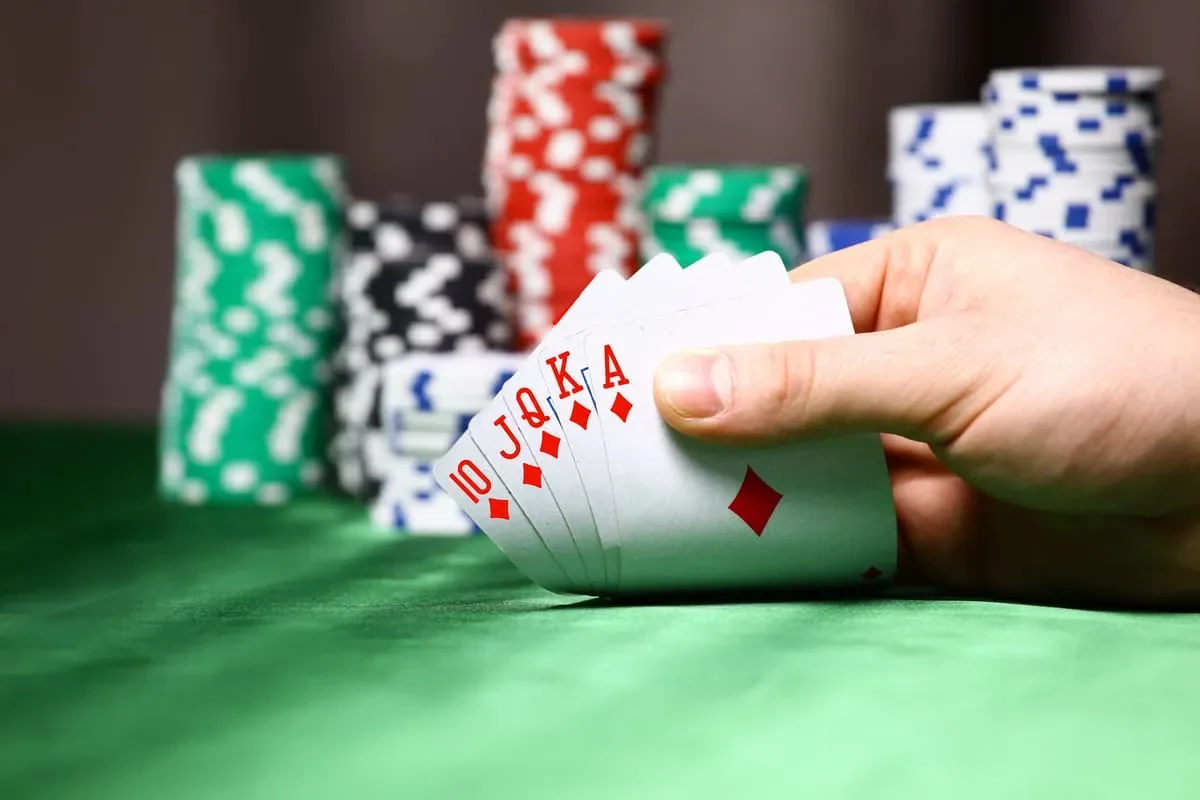 Jackpot Trong Poker Là Gì? Cơ Hội Đổi Đời Cho Mọi Người!