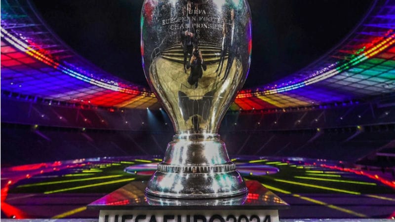 Cup Euro Làm Bằng Gì? Sự Thật Choáng Ngợp Về Chiếc Cúp Bạc